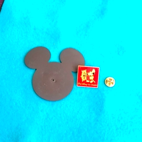 DISNEY STEAMBOAT WILLIE PIN - Picture 2 of 6
